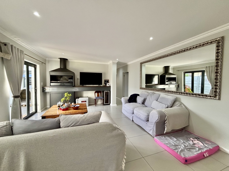 4 Bedroom Property for Sale in Parklands North Western Cape